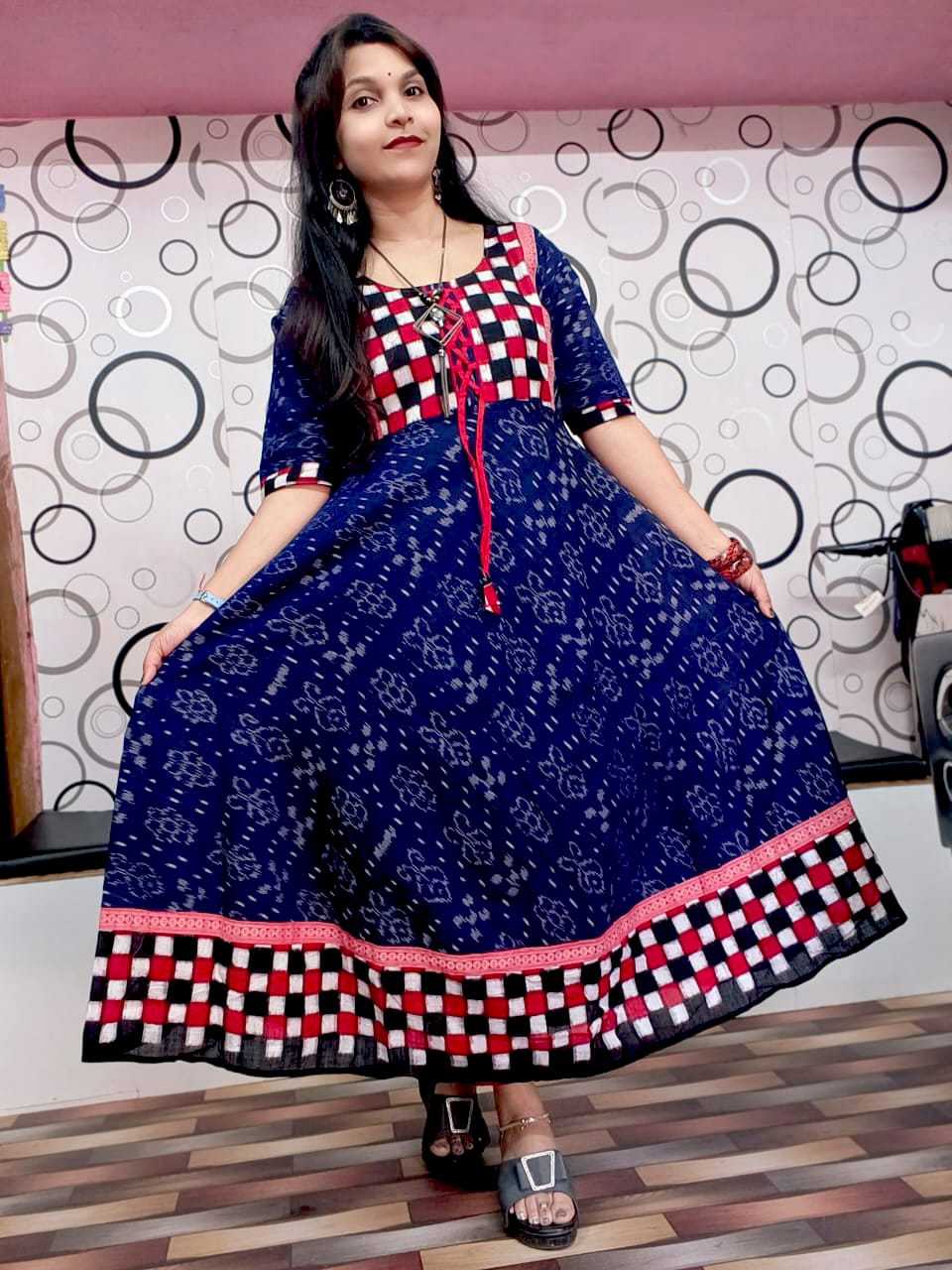 100210 Sambalpuri Round top